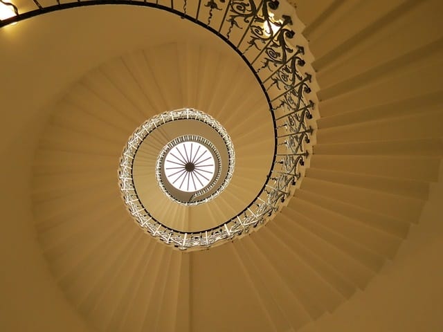 Escaleras de diseño con estilo en espiral de Enesca.es