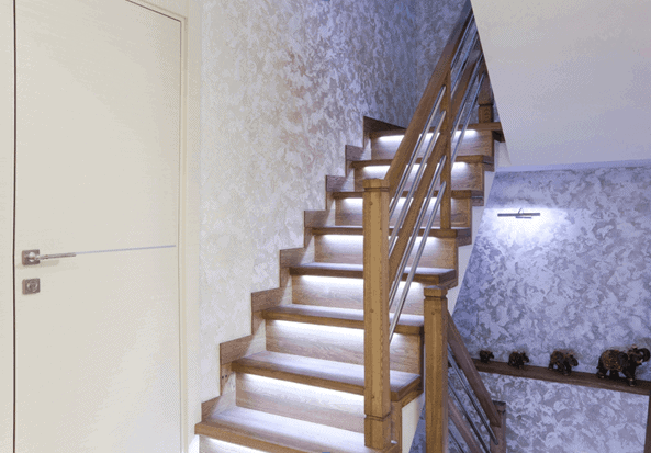 Favorece tu diseño interior gracias a las escaleras con iluminación LED