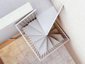Consejos para decorar escaleras de exterior de Enesca