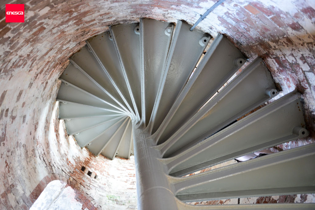 Escaleras de caracol metálicas de Enesca