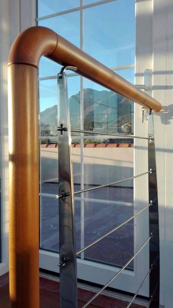 Baranda acero inox de escalera de caracol de Enesca