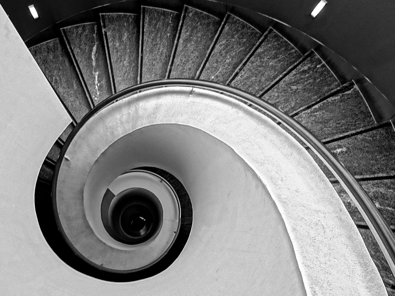 Top de escaleras en caracol de Enesca