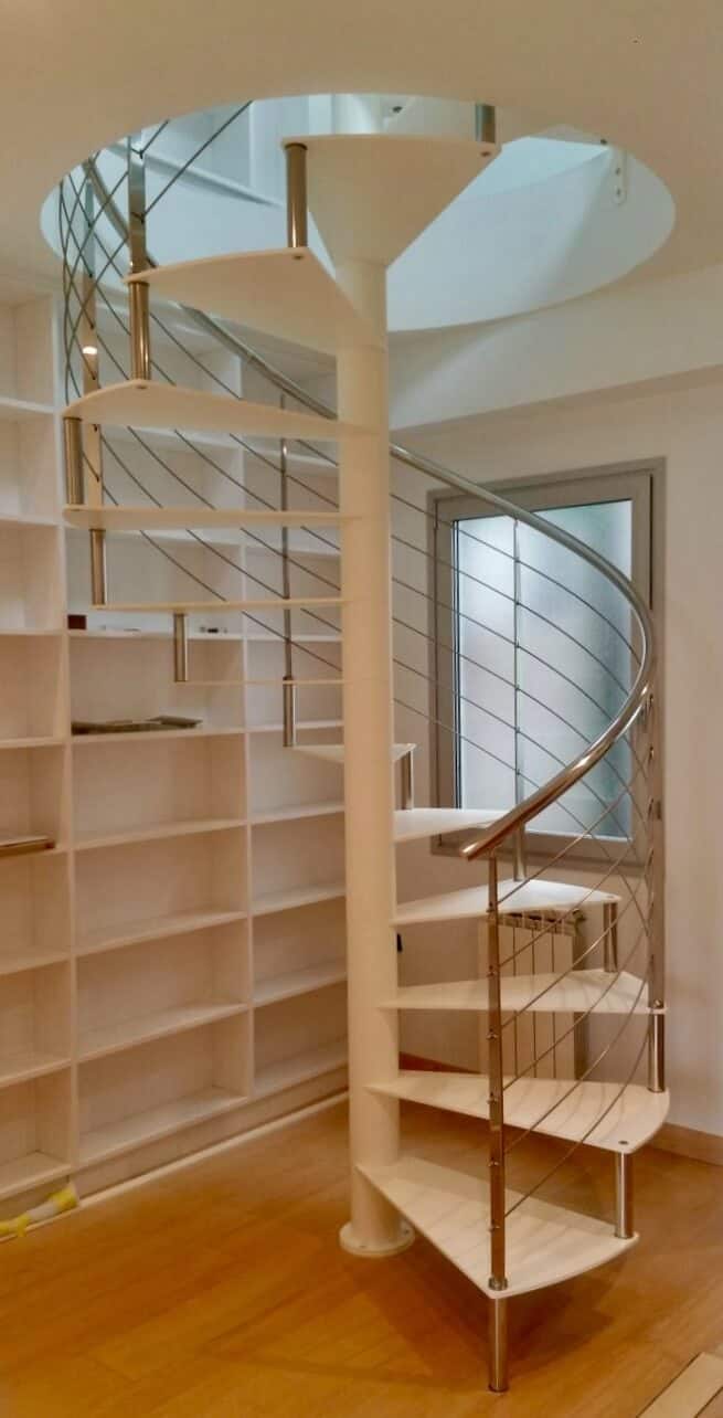Escalera de caracol metalica de Enesca
