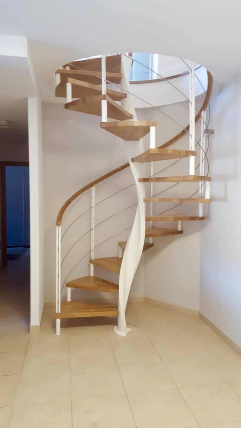 Transformar un local en vivienda usando escaleras de caracol