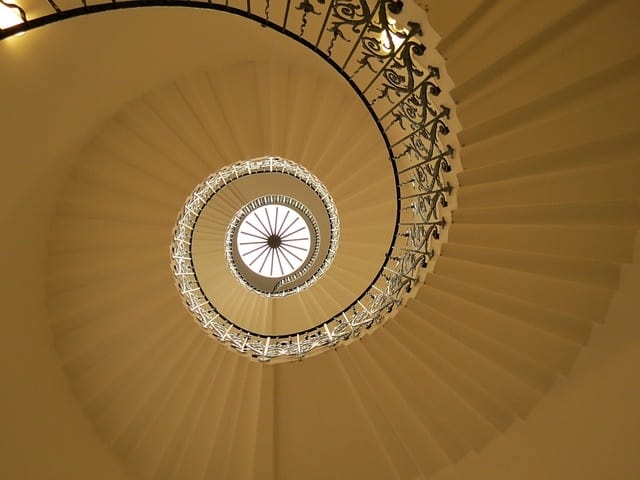 Escaleras de diseño con estilo en espiral de Enesca