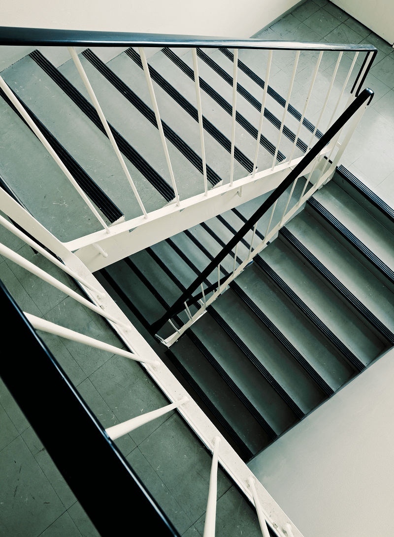 Escalera de metal staircase barandillas de Enesca