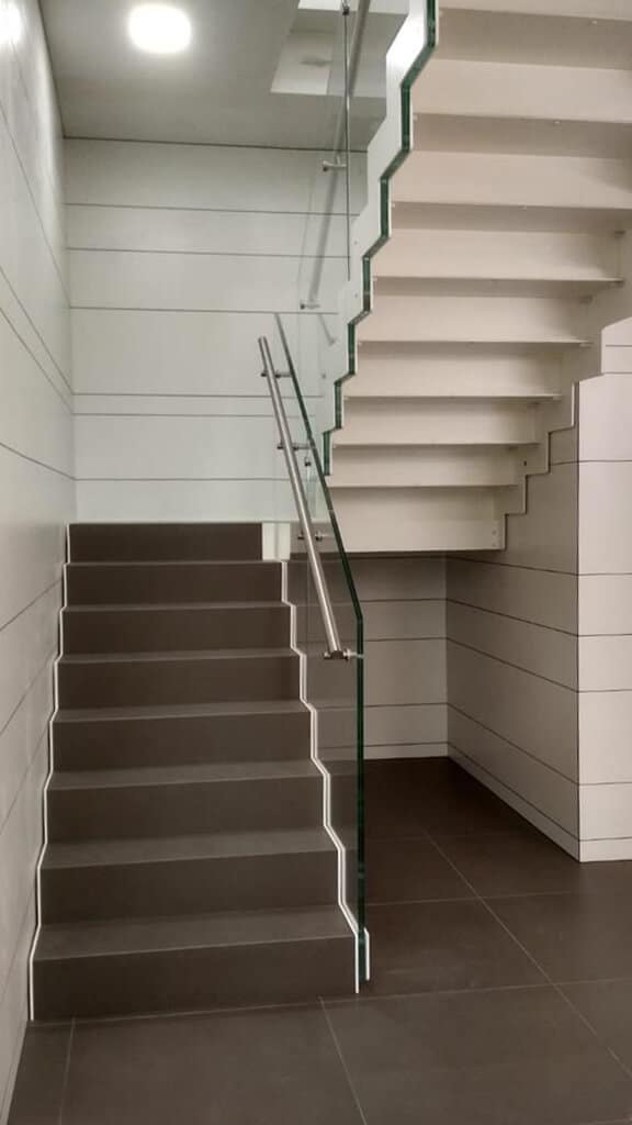 Escalera recta de dos tramos de Enesca.es