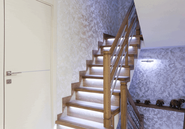Favorece tu diseño interior gracias a las escaleras con iluminación LED de Enesca