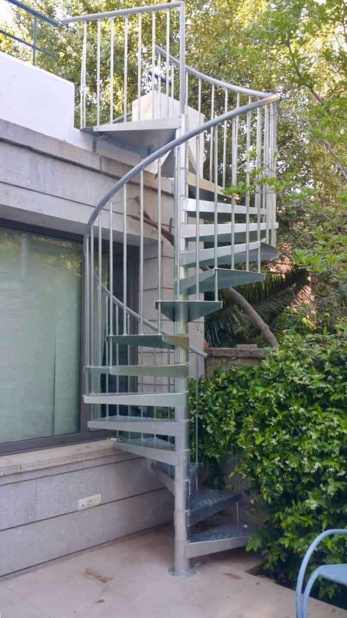 escalera caracol para el exterior del jardin | Enesca