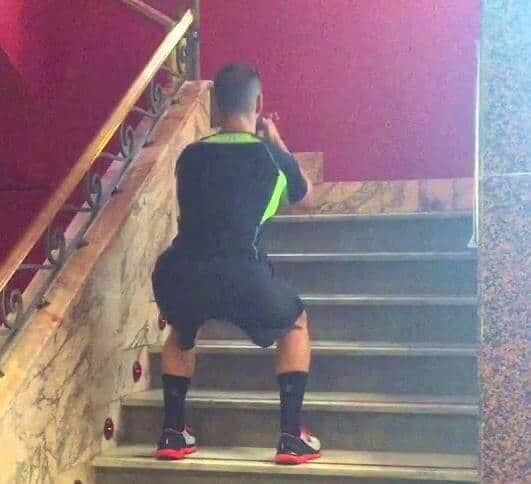 sentadillas escalera