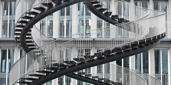 Tipos de escaleras para tu hogar o negocio