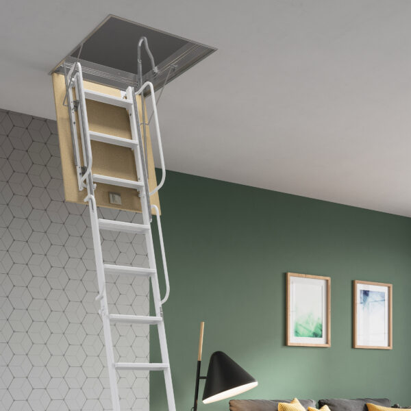 Escalera plegable en tramo de acero galvanizado de Enesca