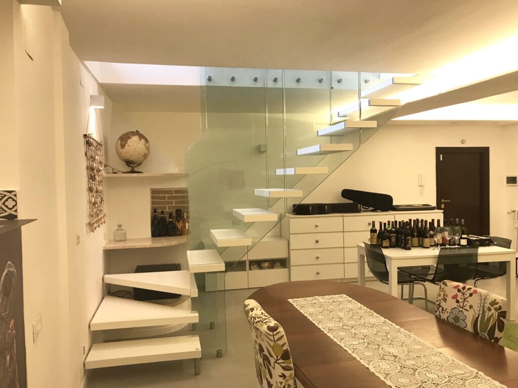 Escalera de dos tramos Glam cristal de Enesca