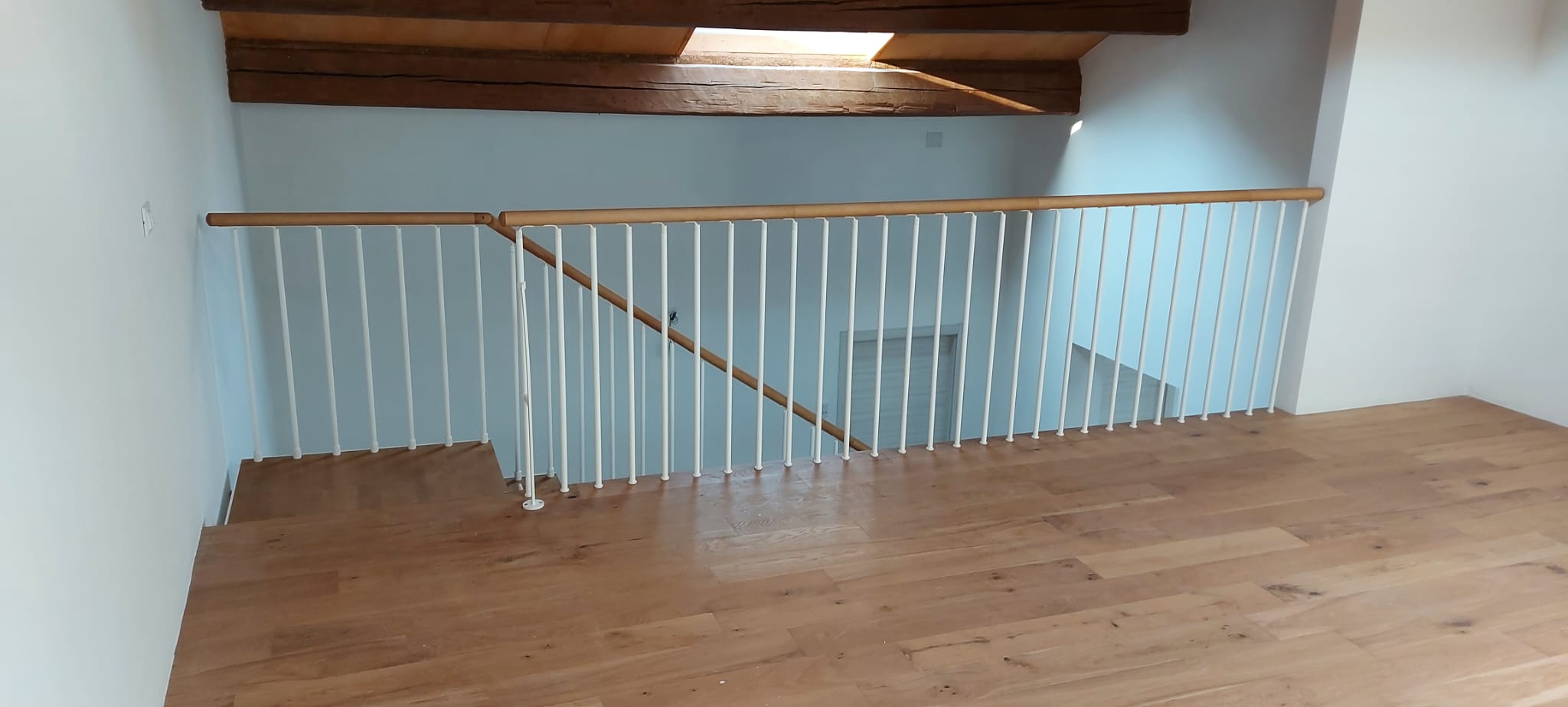 Escalera a altillo Itron